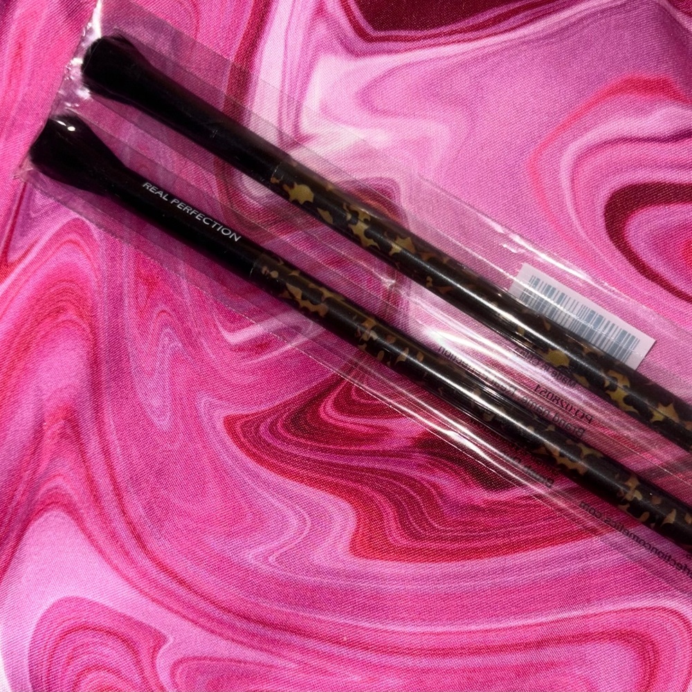 REAL PERFECTION Crease Blending and Small Eyeshadow Brush Duo, New